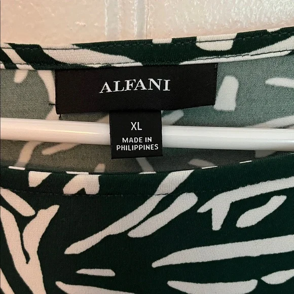 Alfani hunter green and White Long Sleeve Dress - Picture 2 of 3